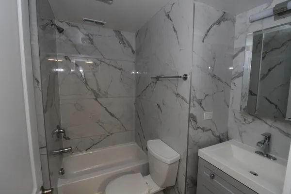 $4,500 | 1411 West Taylor Street, Unit 1R, Chicago, IL 60607