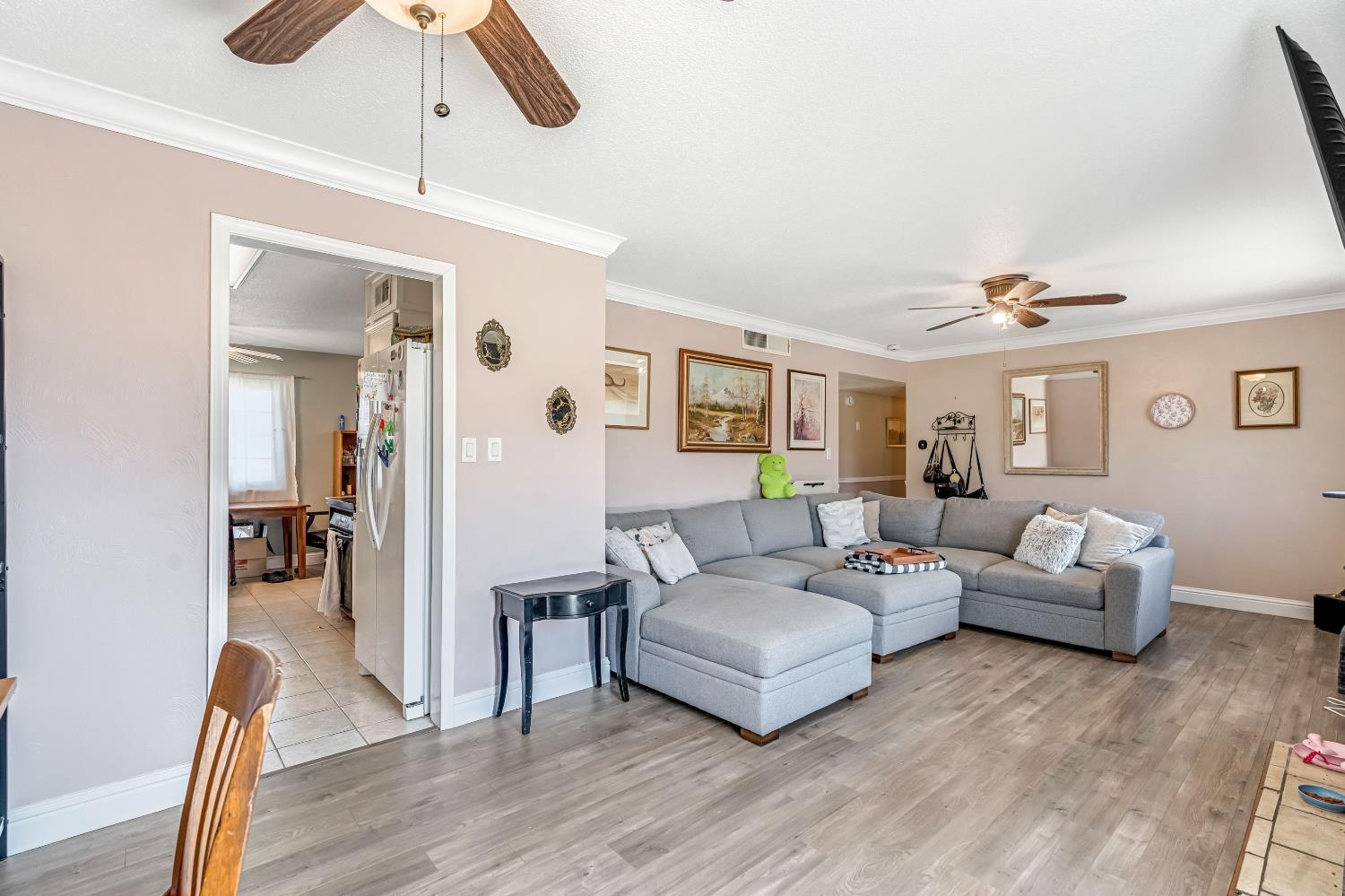 524 Rall Avenue Clovis, CA 93612 - Photo 10 of 30 Gallery Image 10