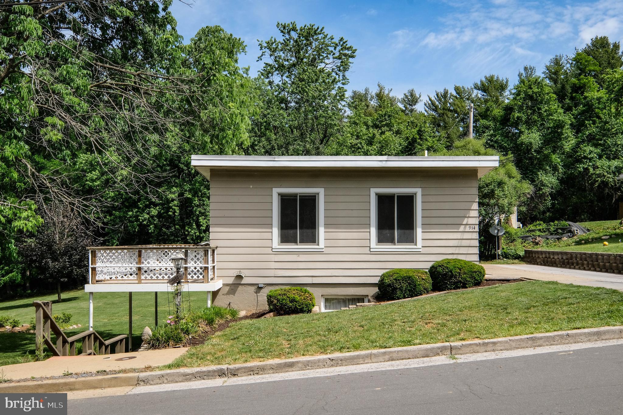 914 Braxton Road Front Royal, VA 22630 - Photo 3 of 59 Gallery Image 3