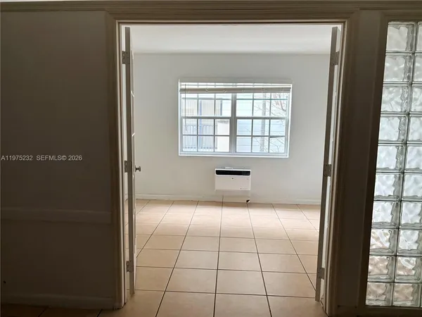 $1,550 | 318 Majorca Avenue, Unit 204, Coral Gables, FL 33134