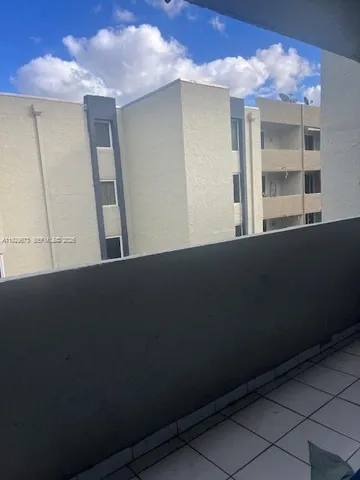 $1,700 | 10090 Northwest 80th Court, Unit 1435, Hialeah Gardens, FL 33016