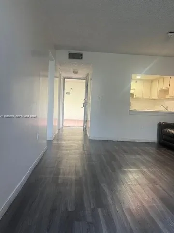 $1,700 | 10090 Northwest 80th Court, Unit 1435, Hialeah Gardens, FL 33016