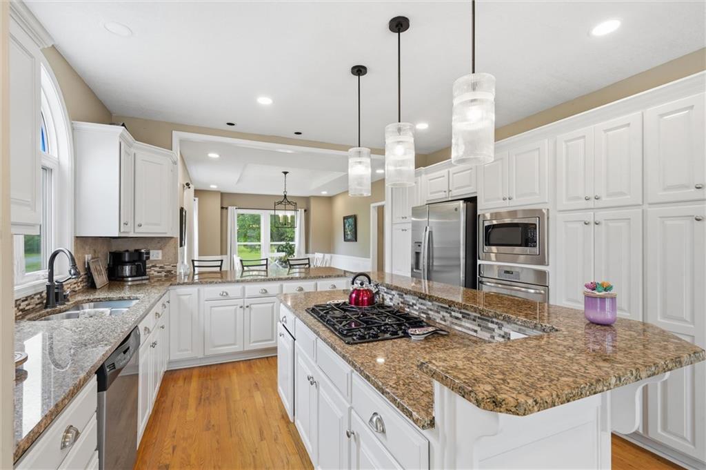 25290 Quivira Road Louisburg, KS 66053 - Photo 6 of 41