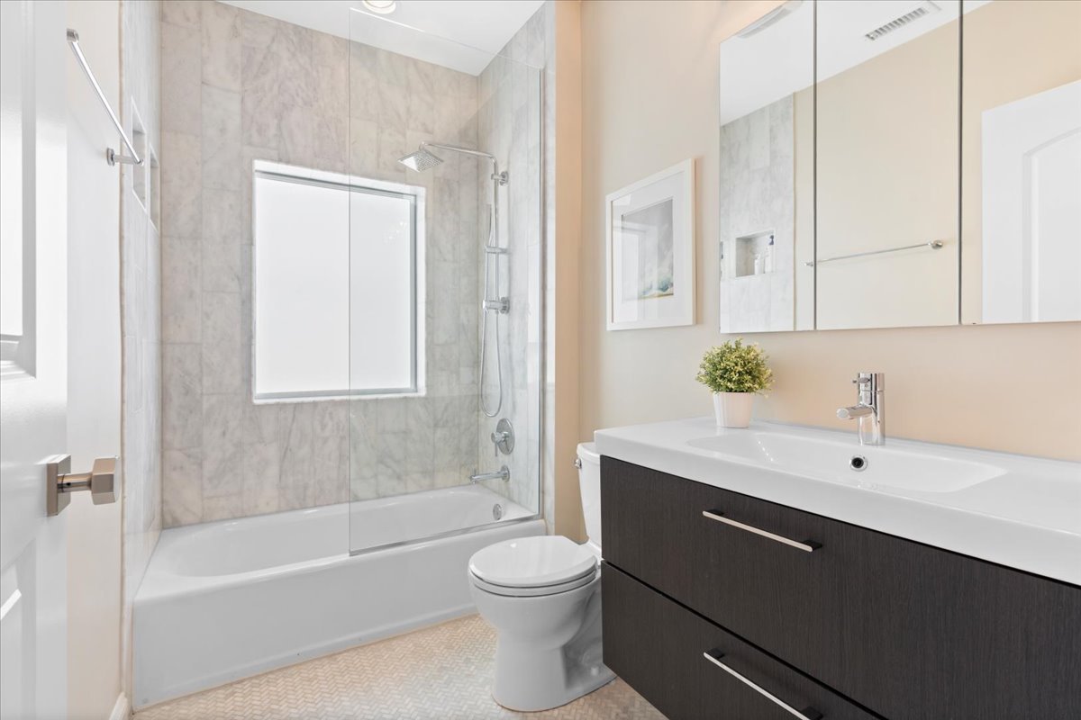 2911 North Racine Avenue Chicago, IL 60657 - Photo 33 of 45