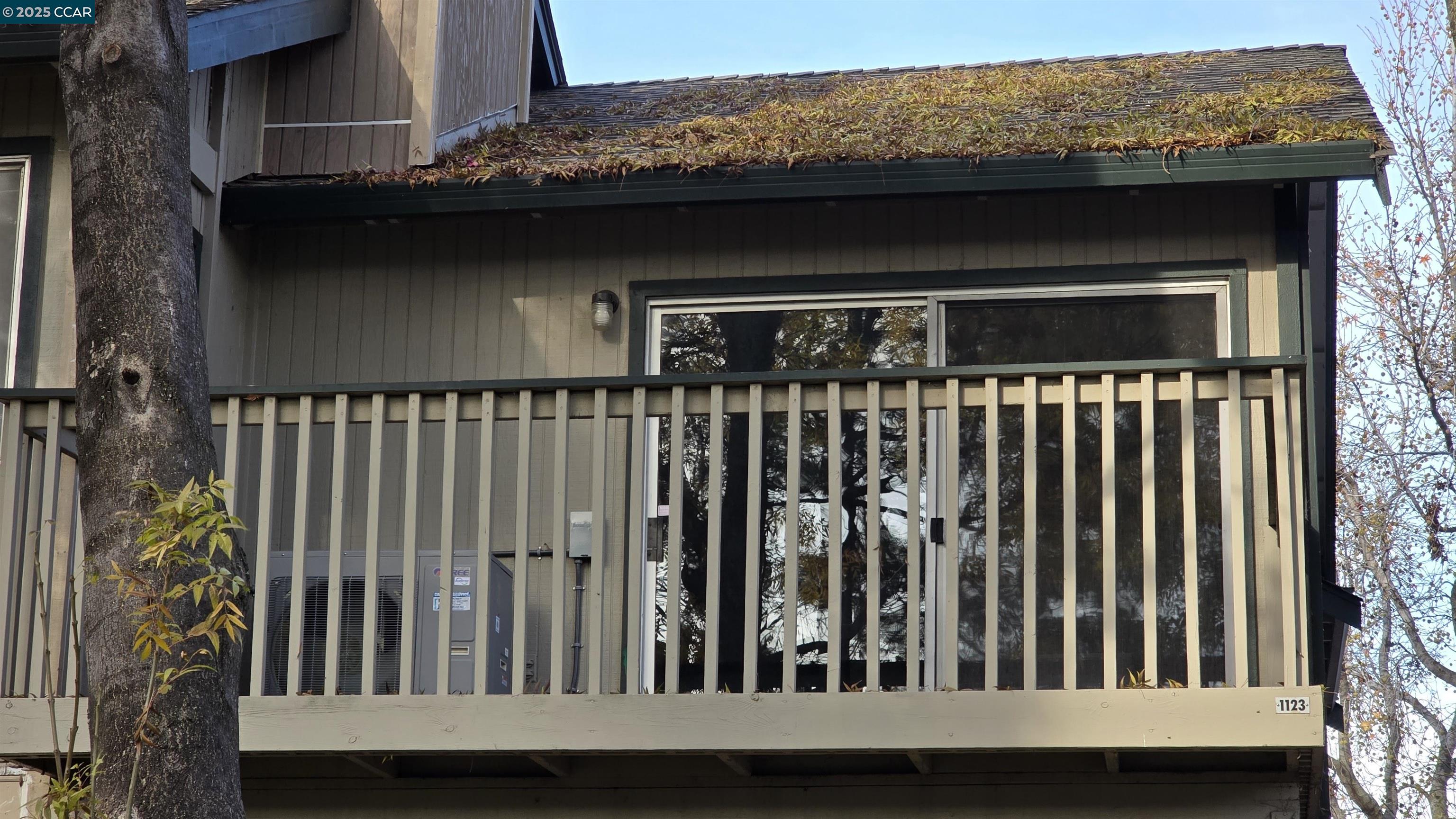 1123 Chadwick Circle Bay Point, CA 94565 - Photo 21 of 22 a view of wooden balcony