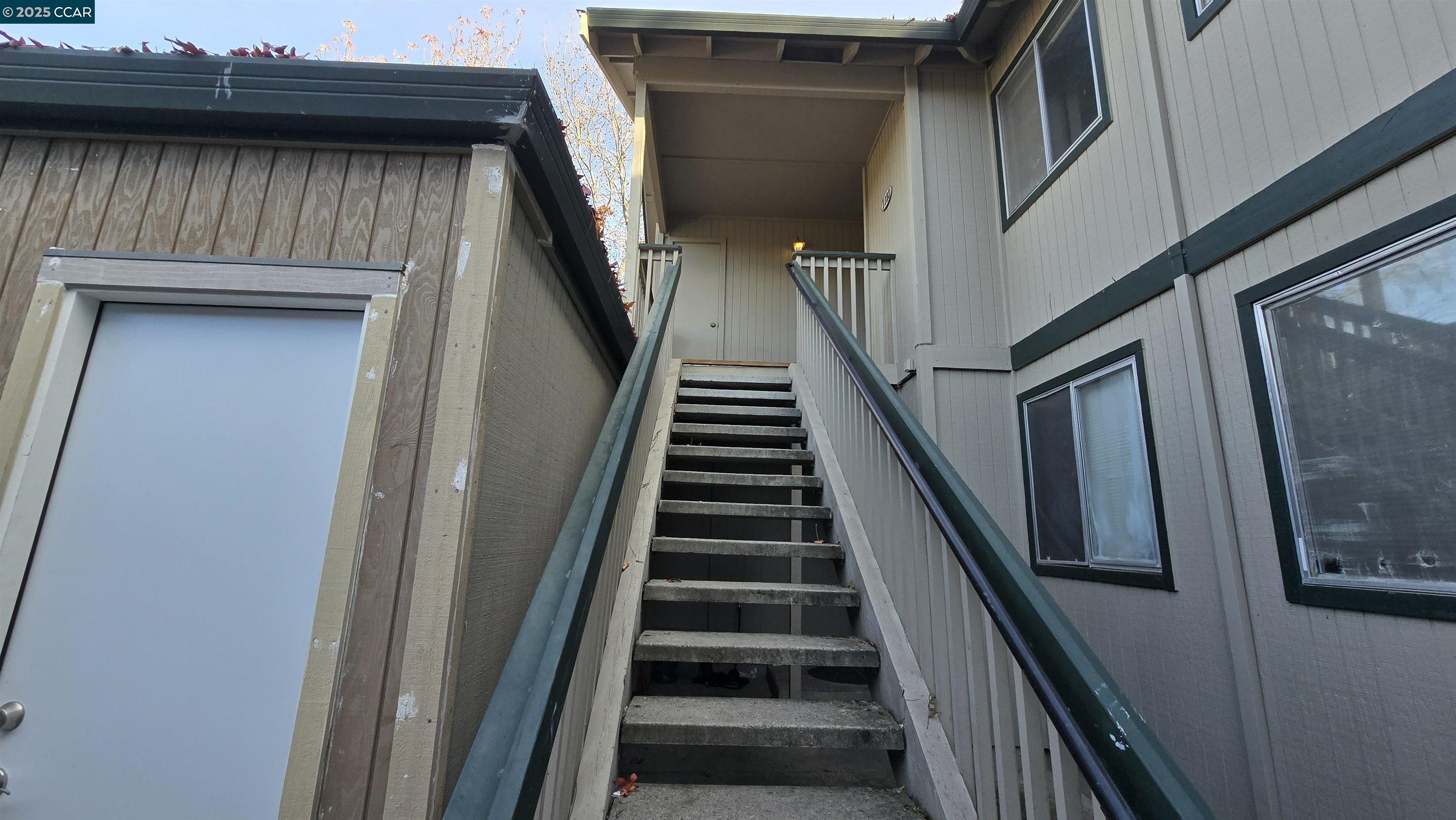 1123 Chadwick Circle Bay Point, CA 94565 - Photo 5 of 22 a view of entryway