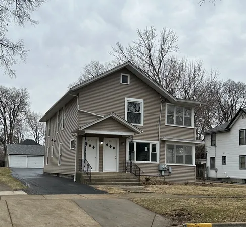 $467,000 | 231-233 Williams Street, Aurora, IL 60506