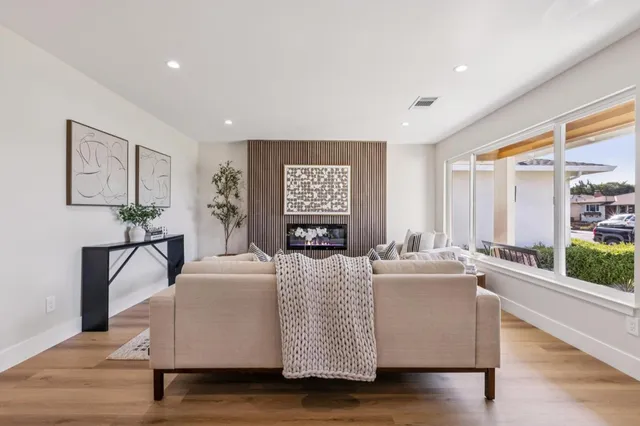 $1,898,000 | 2009 Trinity Street, San Mateo, CA 94403