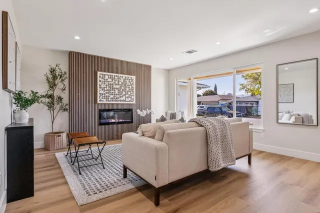 $1,898,000 | 2009 Trinity Street, San Mateo, CA 94403