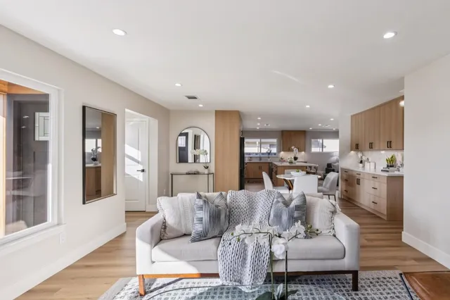 $1,898,000 | 2009 Trinity Street, San Mateo, CA 94403