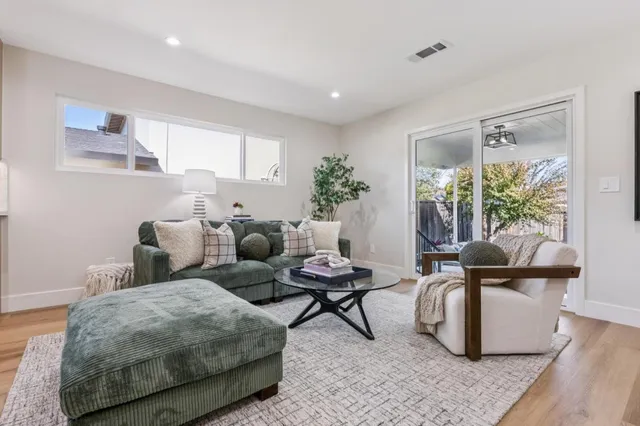 $1,898,000 | 2009 Trinity Street, San Mateo, CA 94403