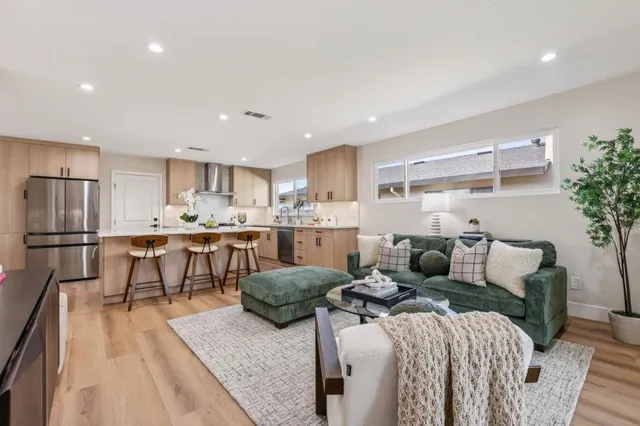 $1,898,000 | 2009 Trinity Street, San Mateo, CA 94403