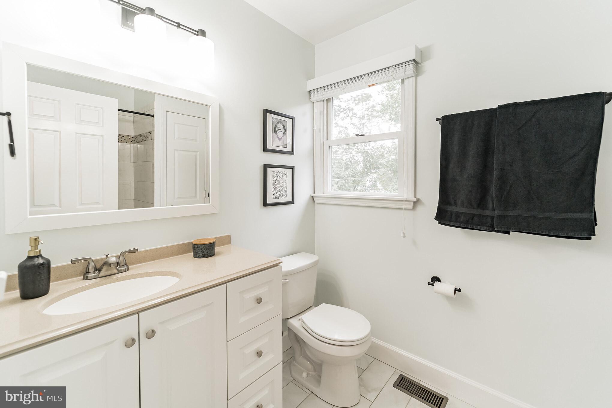 116 Overhill Road Springfield, PA 19064 - Photo 20 of 29 En-suite