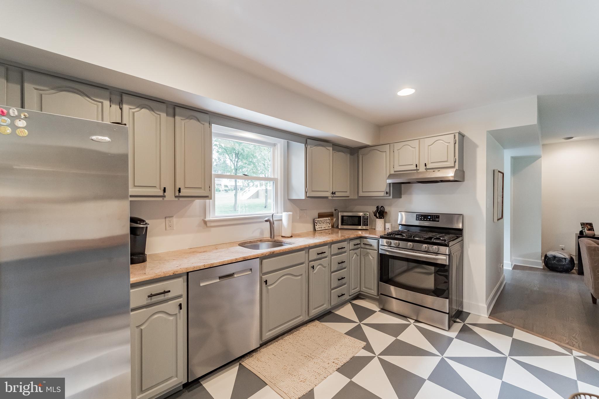 116 Overhill Road Springfield, PA 19064 - Photo 7 of 29 Beautiful Kitchen W/ Stainless Steel Appliances
