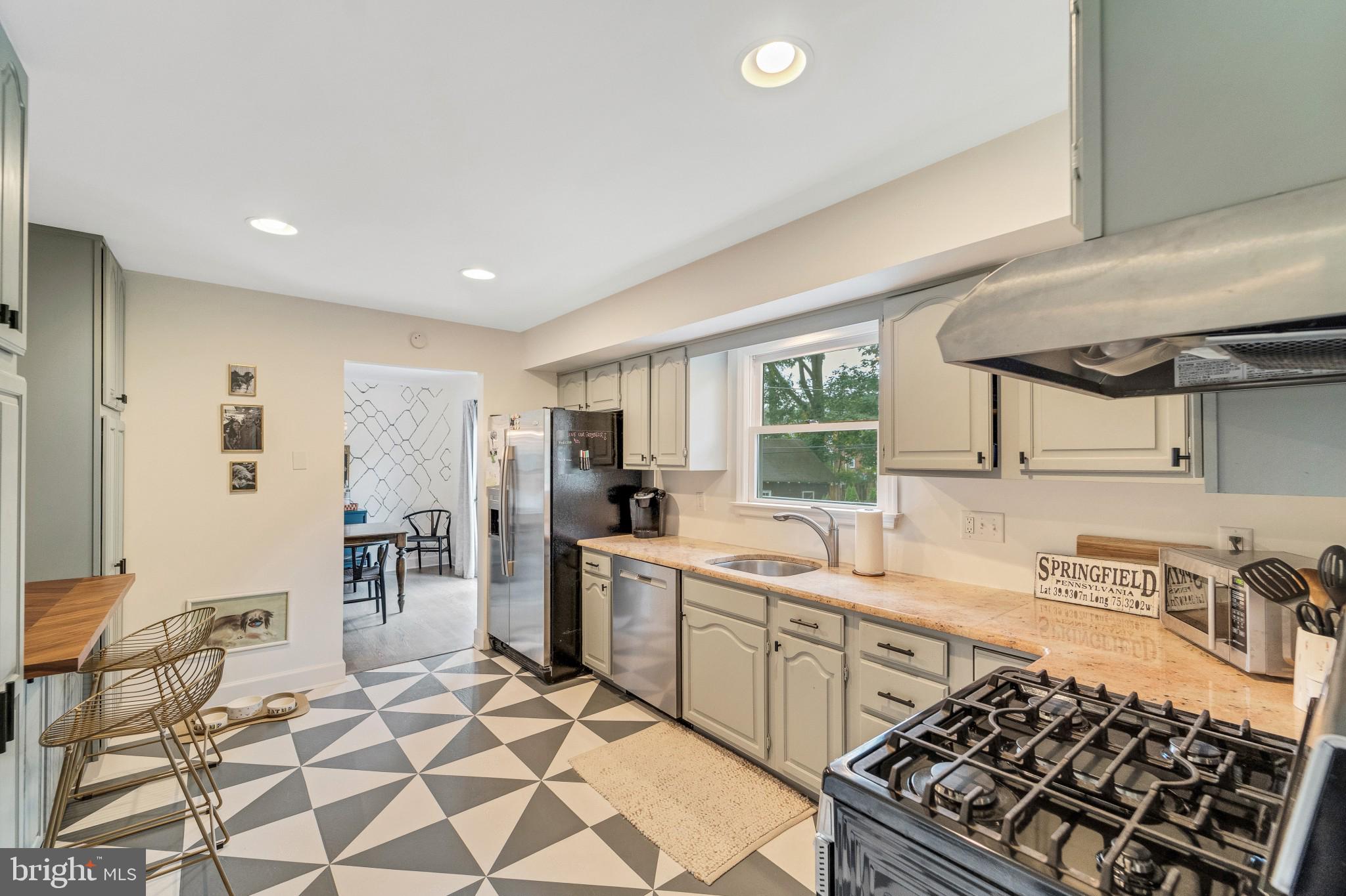 116 Overhill Road Springfield, PA 19064 - Photo 9 of 29 Recessed Lighting