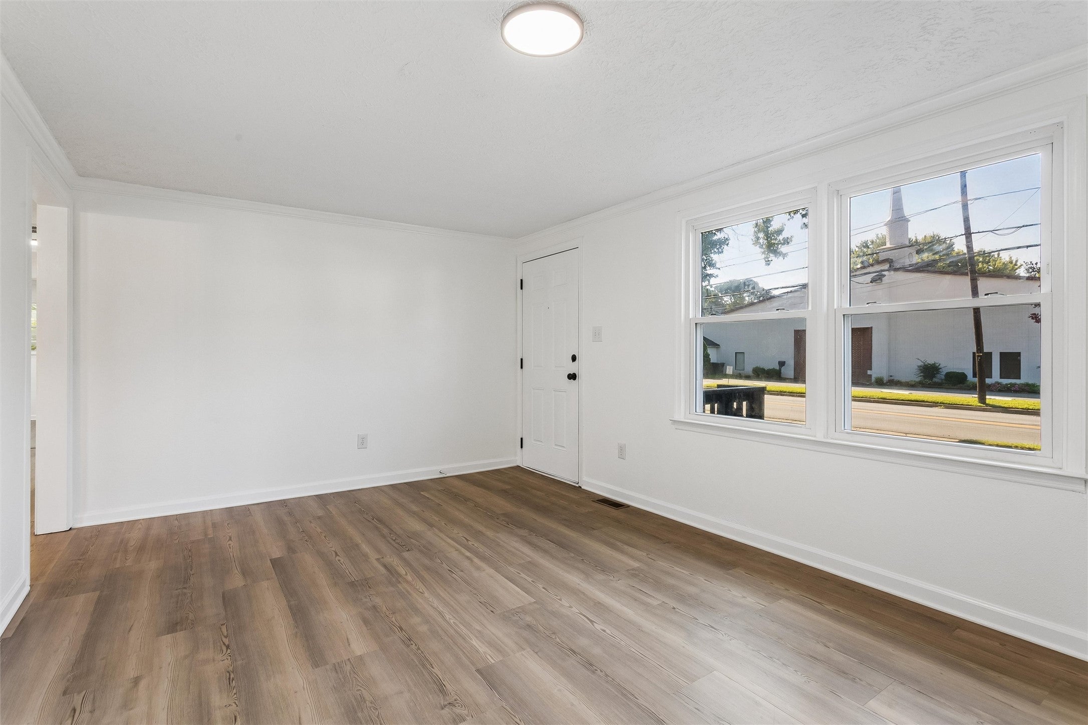 2403 Shell Road Hampton, VA 23661 - Photo 7 of 31 Gallery Image 7