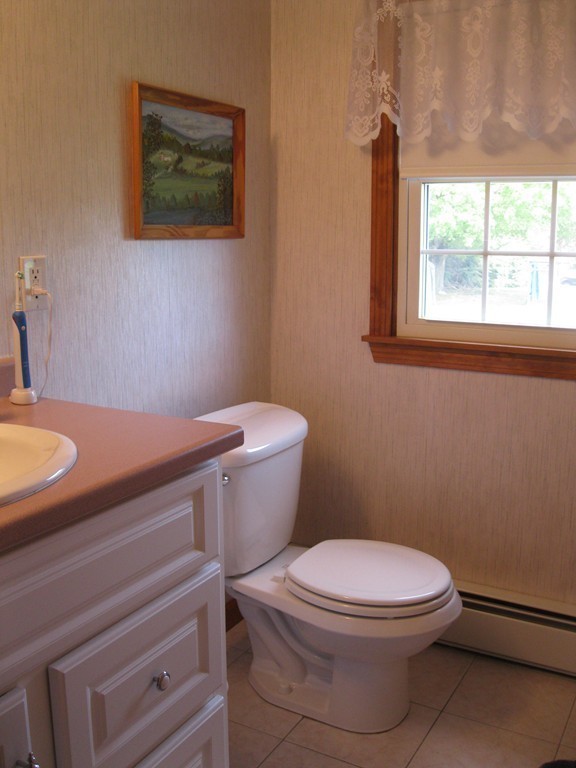 56 Sterling Road Holyoke, MA 01040 - Photo 14 of 25 Gallery Image 14