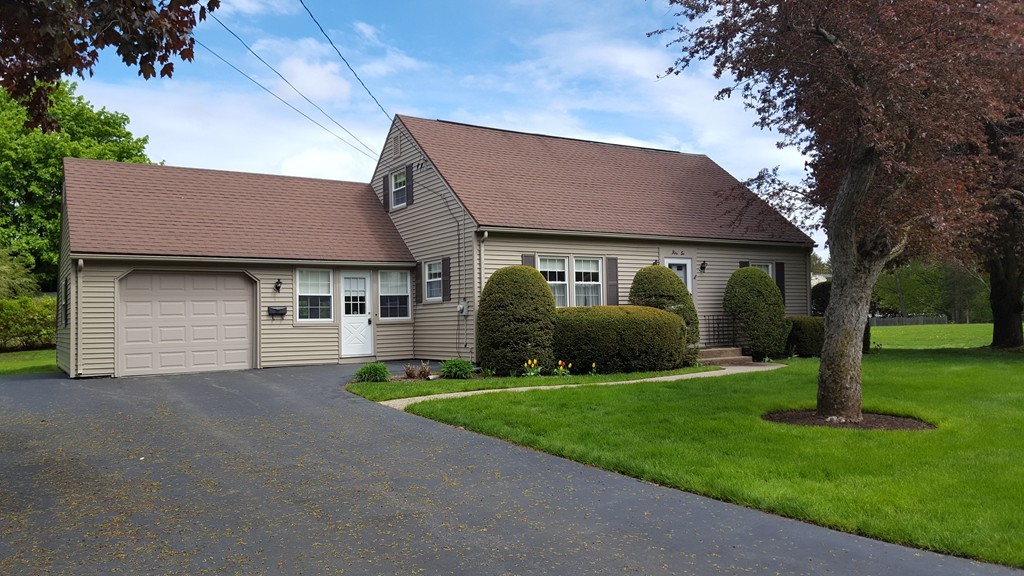 56 Sterling Road Holyoke, MA 01040 - Photo 2 of 25 Gallery Image 2