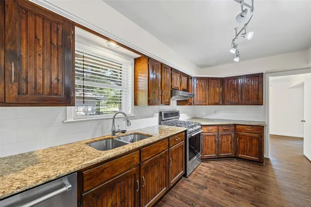 $445,000 | 1630 Loree Drive, Dallas, TX 75228