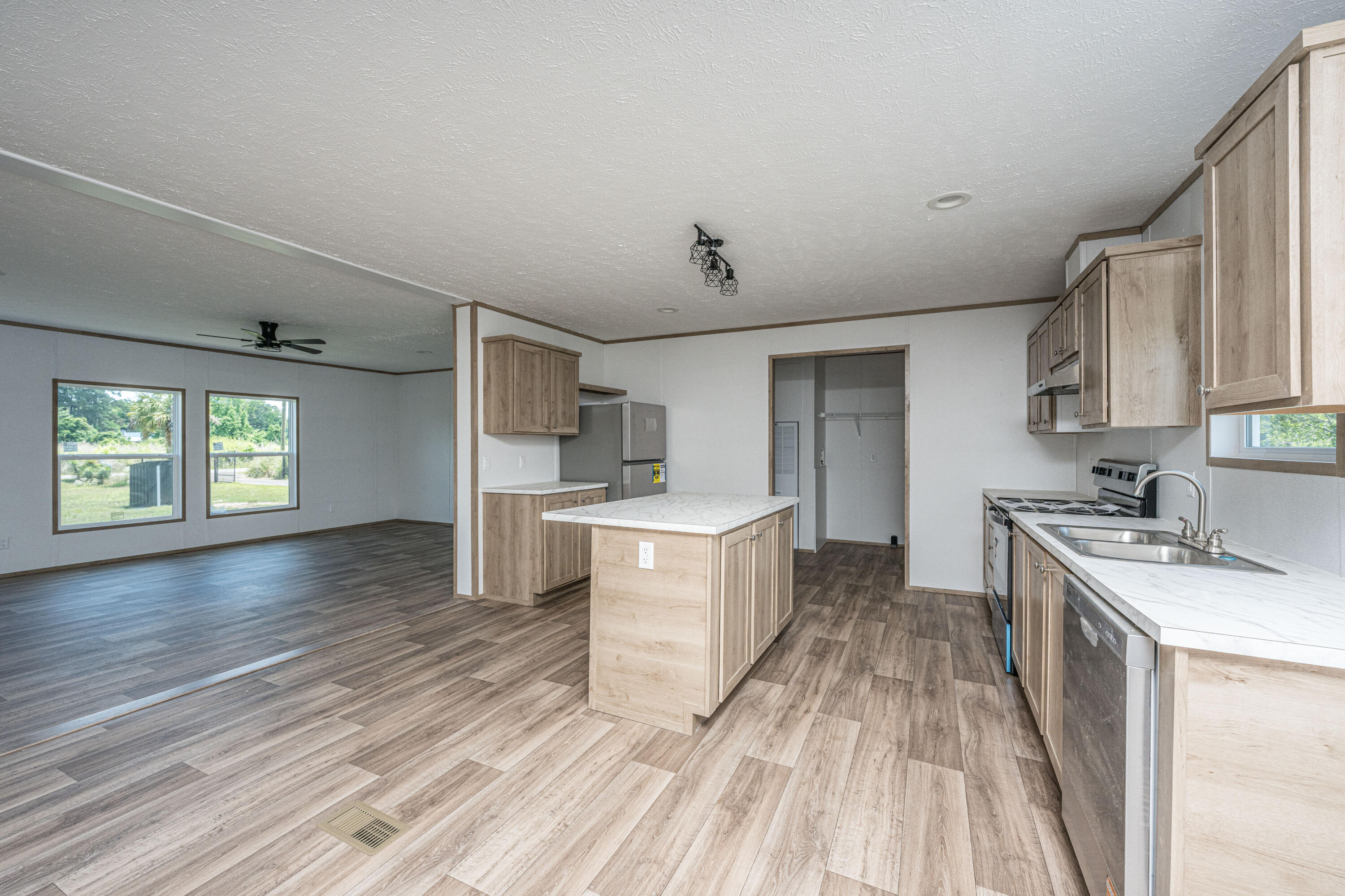 167 Davis Terrace St. George, SC 29477 - Photo 10 of 92 167DavisTerraceDr018