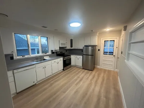 $2,800 | 75 Gordon Street, Unit 2, Somerville, MA 02144