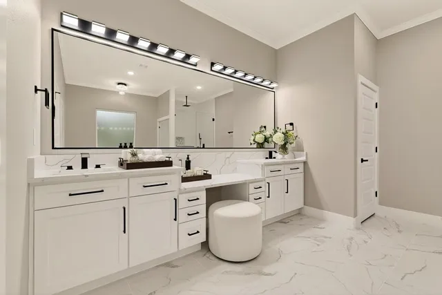 $1,275,000 | 448 Stephen F Austin Boulevard, Bastrop, TX 78602