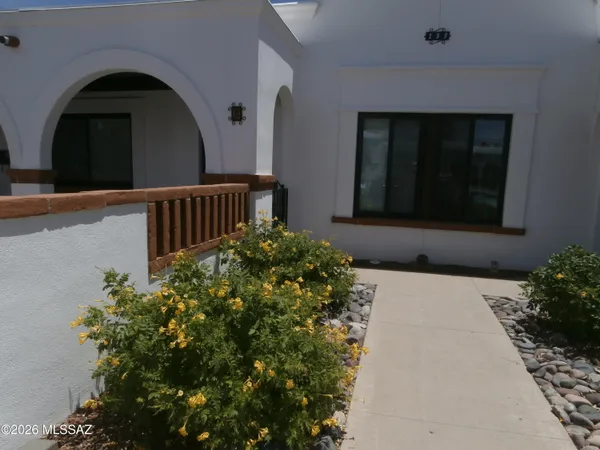 $1,095 | 133 South Paseo Pena, Green Valley, AZ 85614