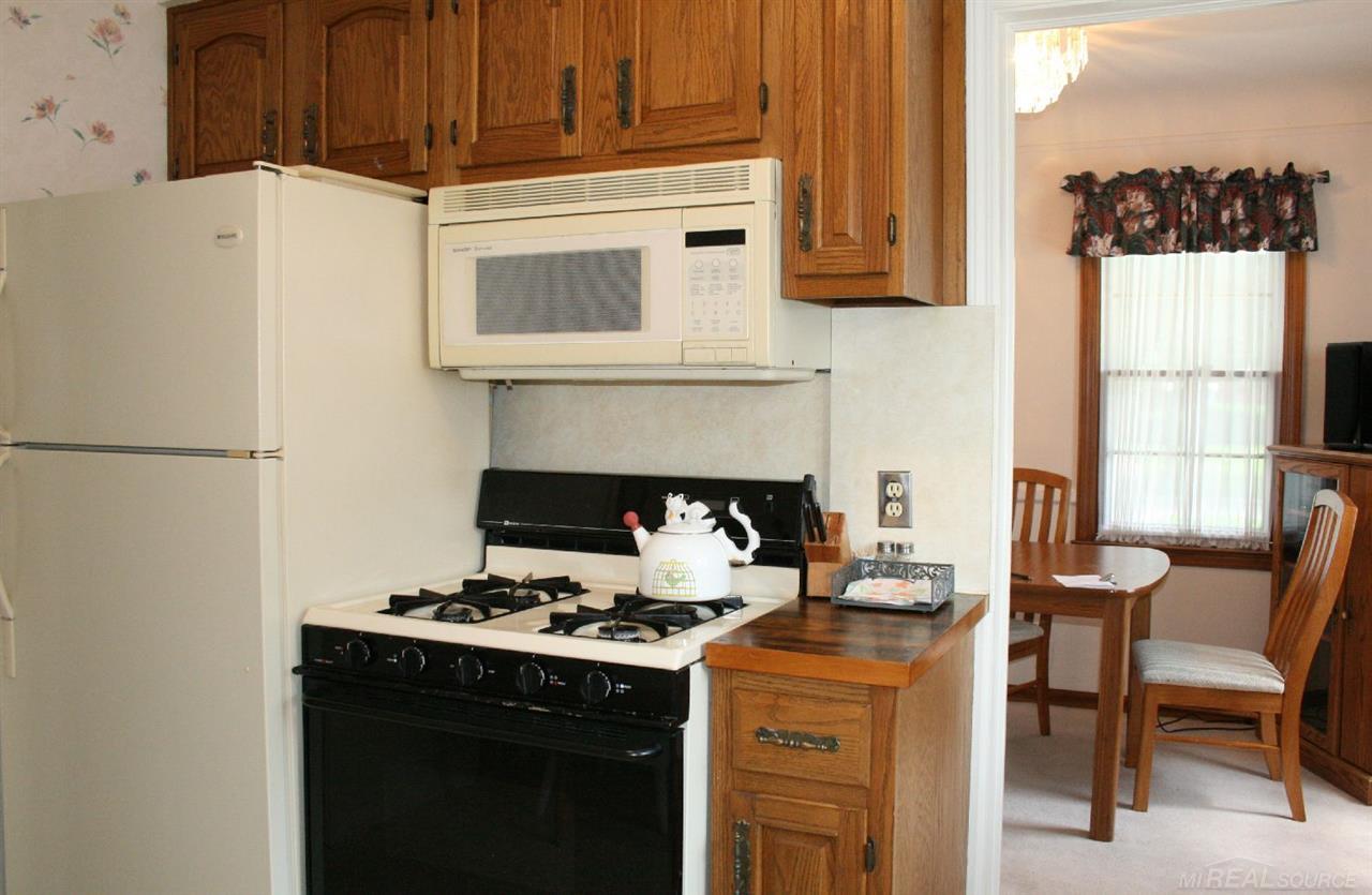 359 Ridgemont Road Grosse Pointe Farms, MI 48236 - Photo 7 of 19