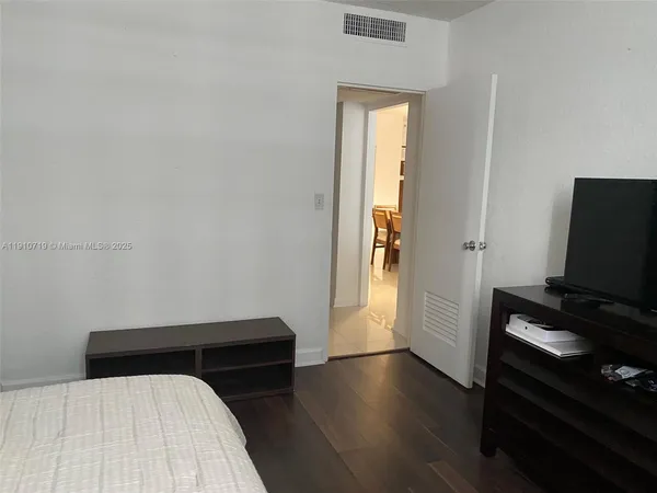 $3,500 | 4001 South Ocean Drive, Unit 14F, Hollywood, FL 33019