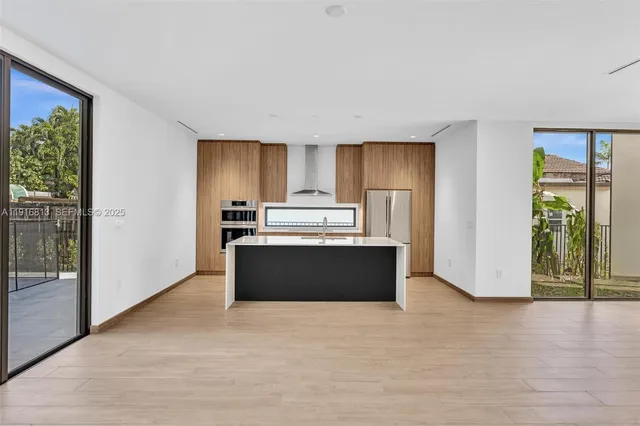 $3,095,000 | 2175 Southwest 25th Street, Miami, FL 33133