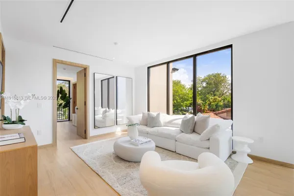$2,995,000 | 2175 Southwest 25th Street, Miami, FL 33133