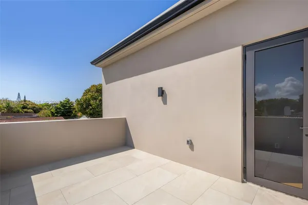 $2,995,000 | 2175 Southwest 25th Street, Miami, FL 33133