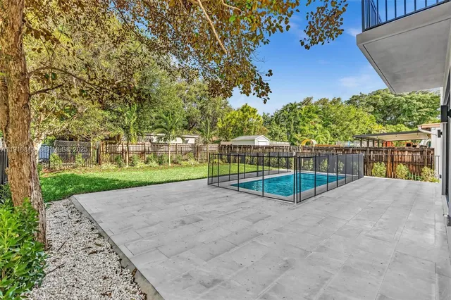 $3,095,000 | 2175 Southwest 25th Street, Miami, FL 33133