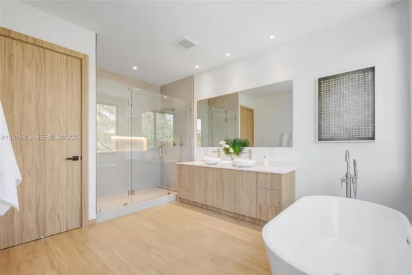 $2,995,000 | 2175 Southwest 25th Street, Miami, FL 33133