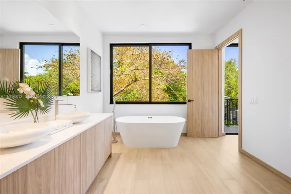 $2,995,000 | 2175 Southwest 25th Street, Miami, FL 33133