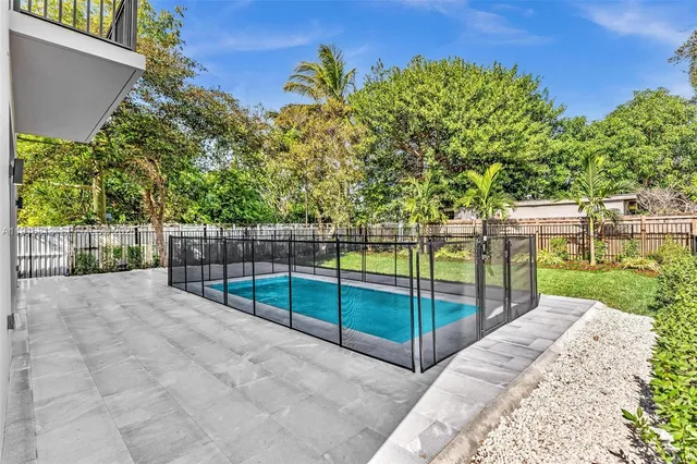 $3,095,000 | 2175 Southwest 25th Street, Miami, FL 33133