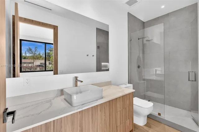 $3,095,000 | 2175 Southwest 25th Street, Miami, FL 33133