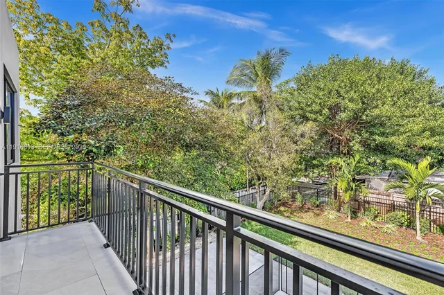 $3,095,000 | 2175 Southwest 25th Street, Miami, FL 33133