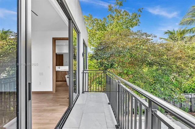 $3,095,000 | 2175 Southwest 25th Street, Miami, FL 33133