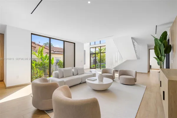 $2,995,000 | 2175 Southwest 25th Street, Miami, FL 33133