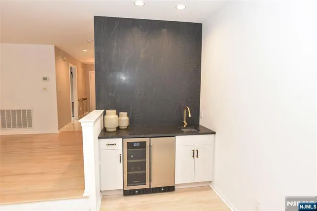 $869,000 | 272 Belmont Place, Unit 272, Mahwah, NJ 07430