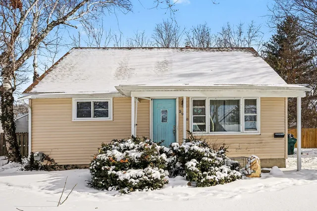 $114,900 | 2928 Lafayette Circle, Lansing, MI 48906