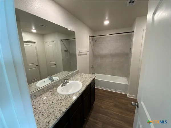$1,695 | 1024 Riverdale Cove, Jarrell, TX 76537