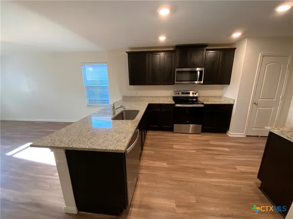 $1,695 | 1024 Riverdale Cove, Jarrell, TX 76537