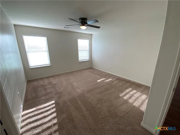 $1,695 | 1024 Riverdale Cove, Jarrell, TX 76537