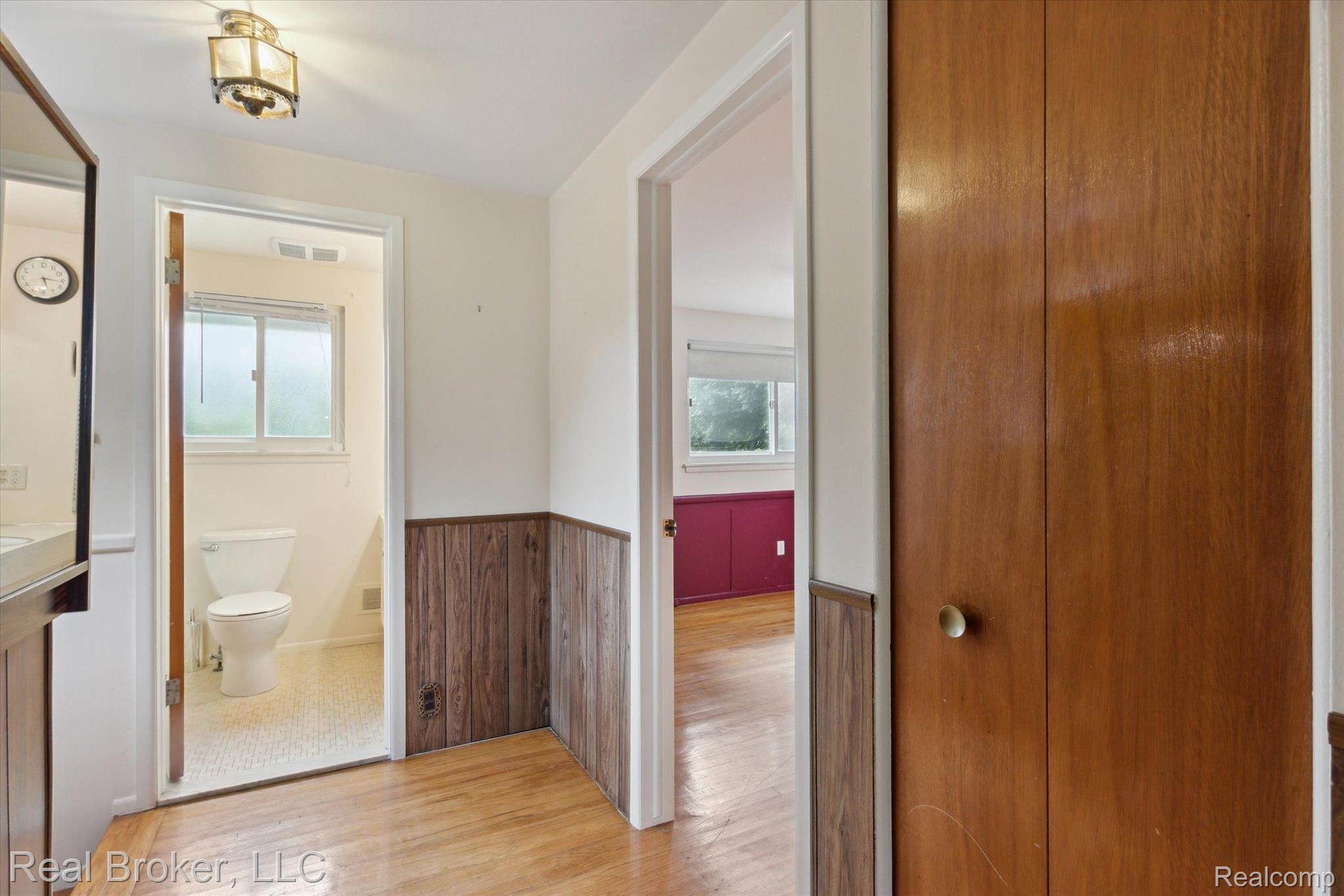 14559 Newburgh Road Livonia, MI 48154 - Photo 28 of 45 Gallery Image 28