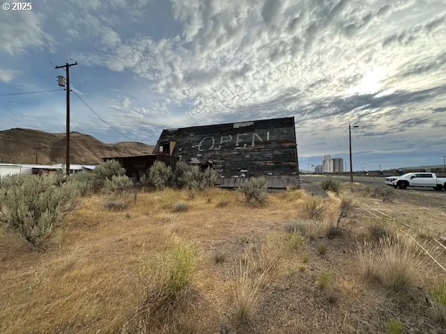 $48,000 | 111 Roosevelt Avenue, Roosevelt, WA 99356