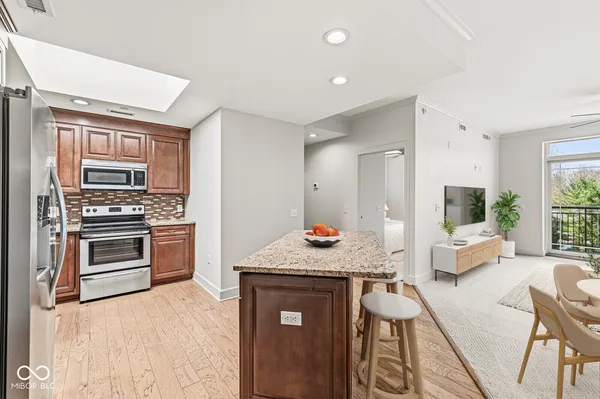 $349,900 | 20971 Shoreline Court, Unit 410, Noblesville, IN 46062