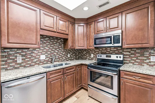 $349,900 | 20971 Shoreline Court, Unit 410, Noblesville, IN 46062