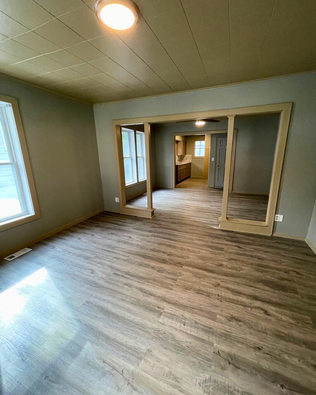 960 Mann Avenue Flint, MI 48503 - Photo 2 of 10 971 - 5